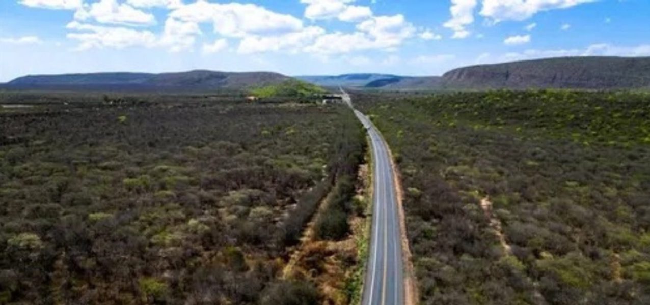 183935trecho-da-br-242-e-interditado-nos-dois-sentidos-apos-acidente-na-chapada-diamantina-3