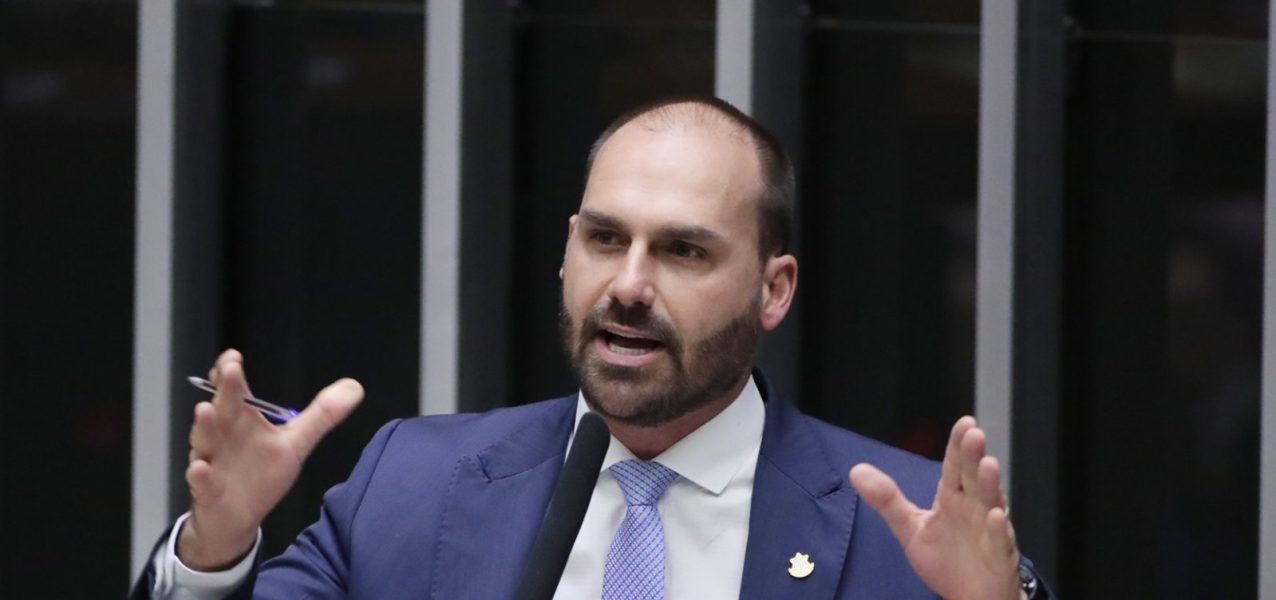 184036stf-condena-eduardo-bolsonaro-a-4-anos-e-2-meses-de-prisao-por-coacao-em-processo-sobre-trama-golpista-3