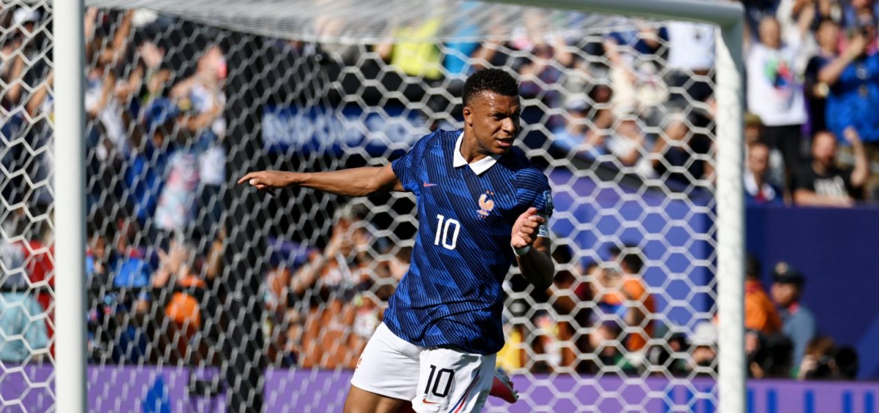 184731com-dois-gols-de-mbappe-franca-vence-a-suecia-por-3-a-0-e-garante-vaga-nas-oitavas-3