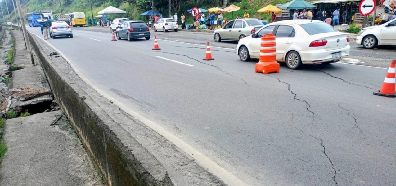 185114br-324-tem-pista-liberada-no-sentido-feira-de-santana-mas-segue-interditada-em-direcao-a-salvador-3