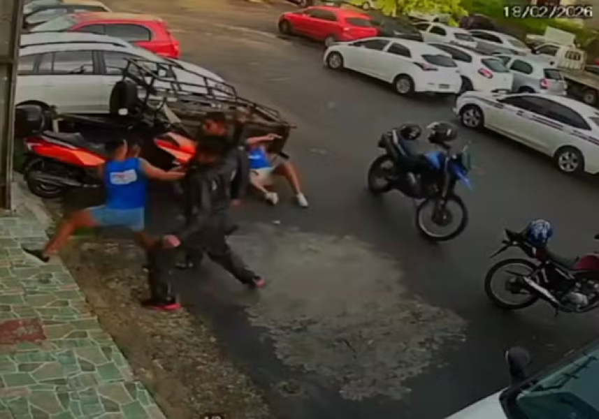 mototaxistas-agridem-folioes mototaxistas-agridem-folioes